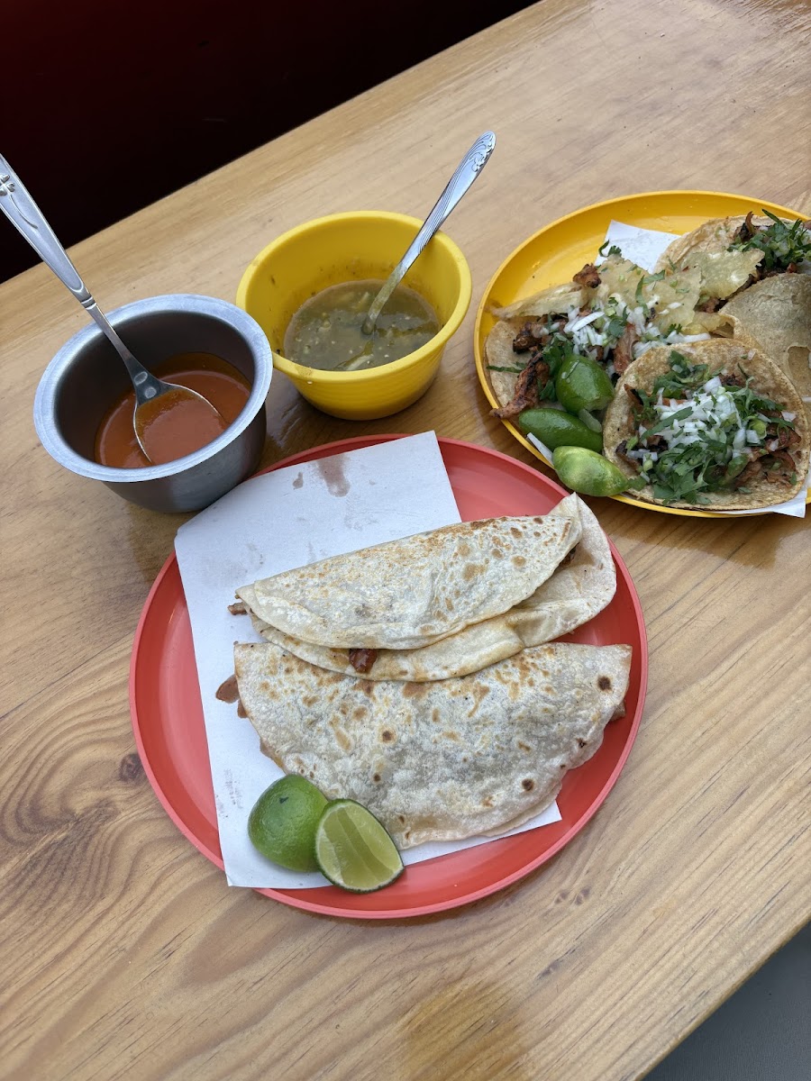 TAQUERIA LAS REJAS - Photo 1