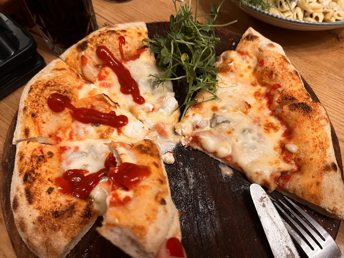 Fouzi’s Cafe Bar Pizzeria (Rossett) - Photo 4