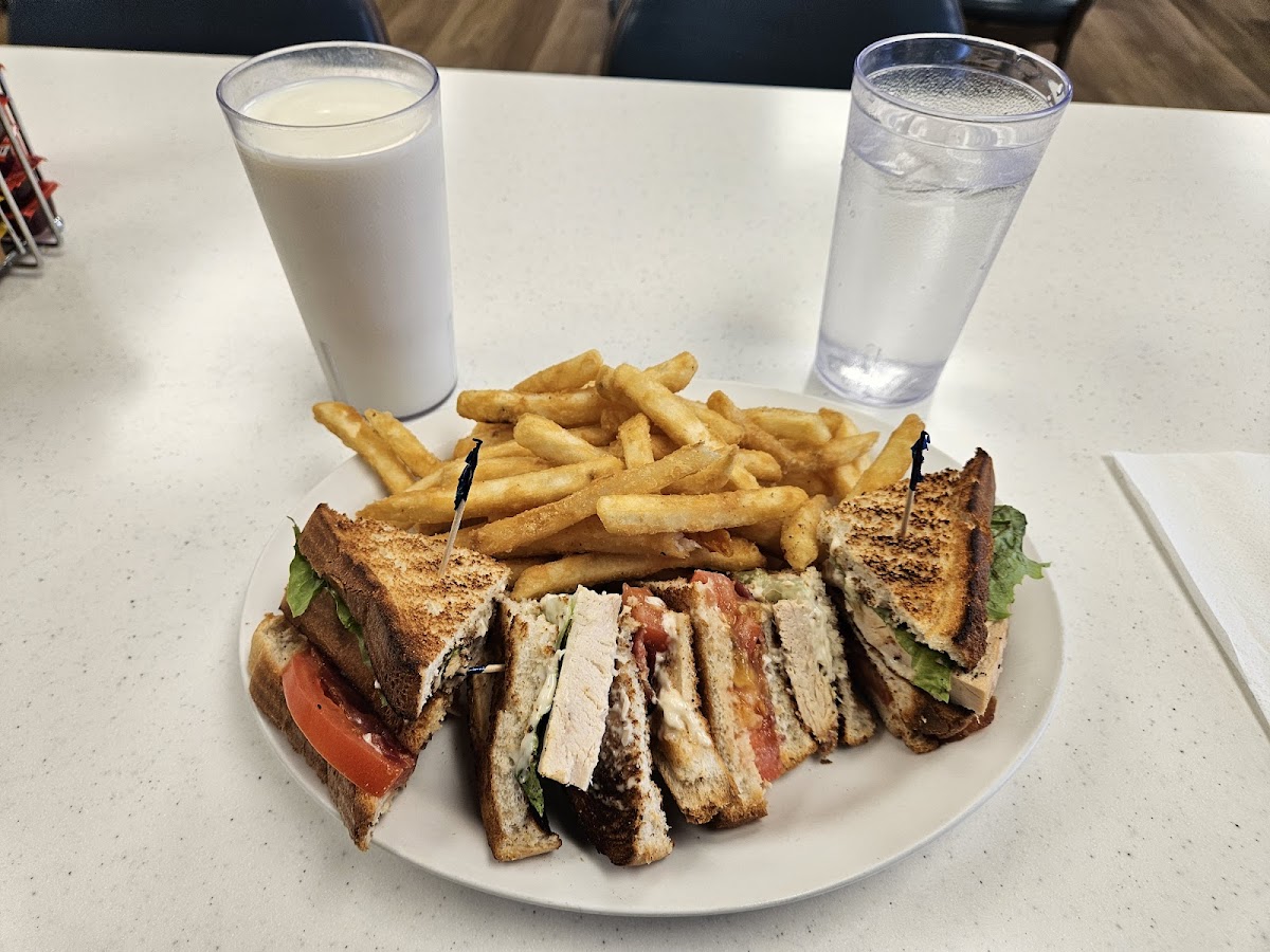 Husky House Restaurant - Photo 1
