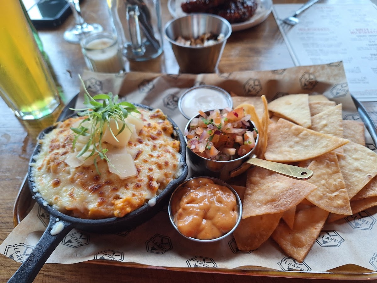 Cleaver Bar & Kitchen - Photo 2