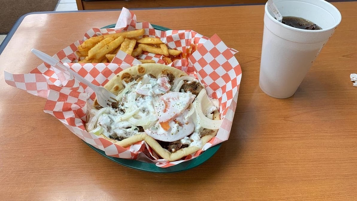 River Grill Pizza & Deli - Photo 2