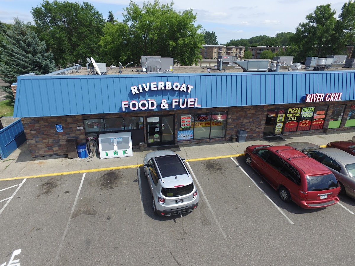 River Grill Pizza & Deli - Photo 8