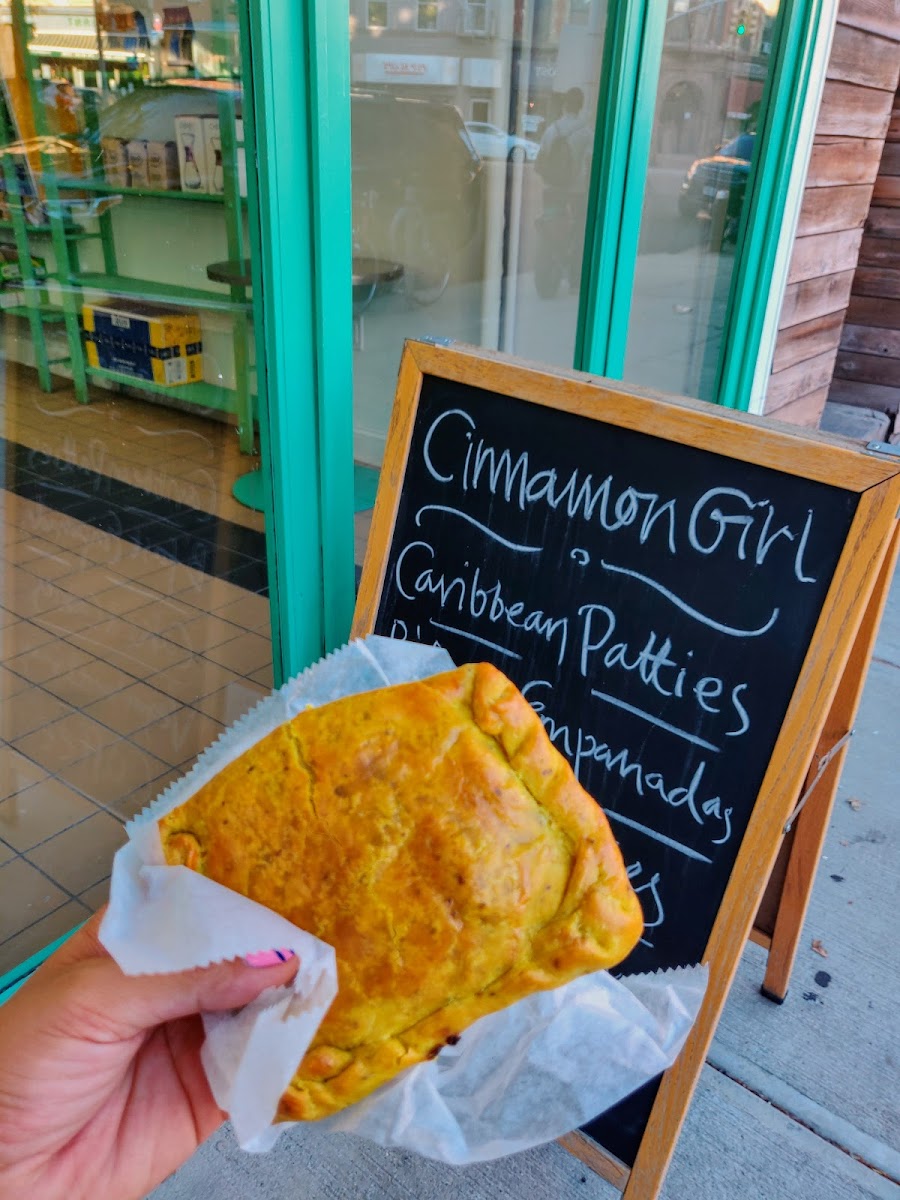 Cinnamon Girl - Photo 1