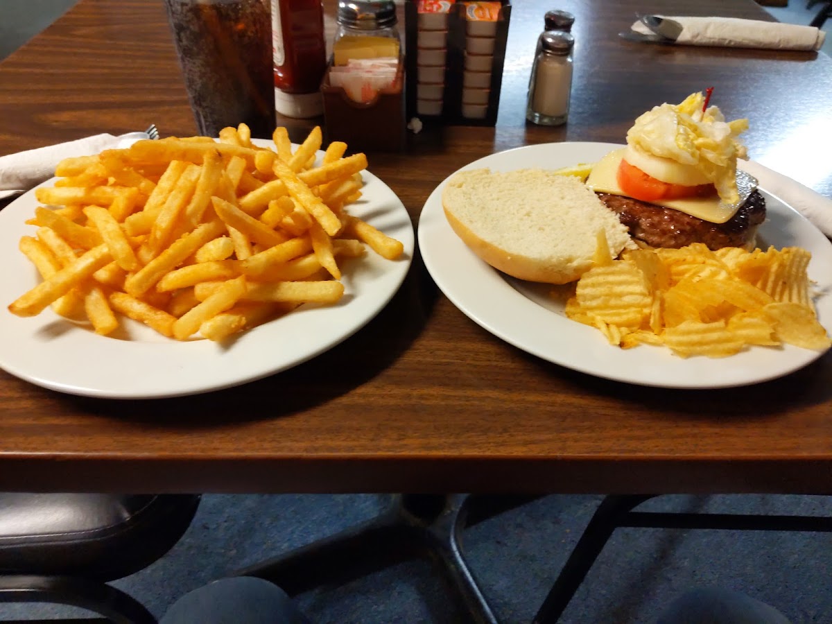 The Hartwick Restaurant - Photo 6