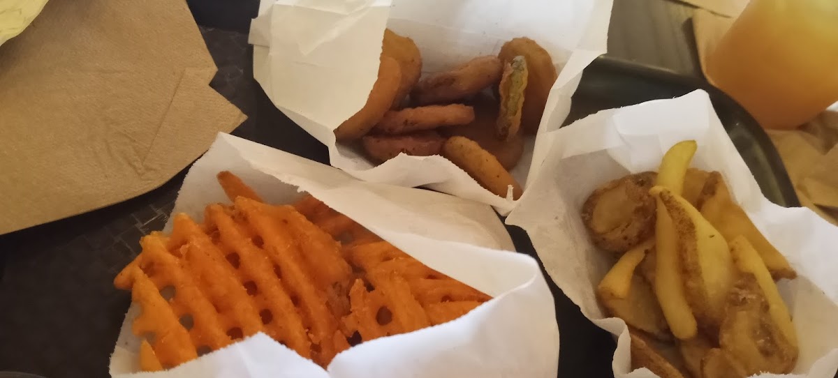 Spark's Burger Co. - Photo 4