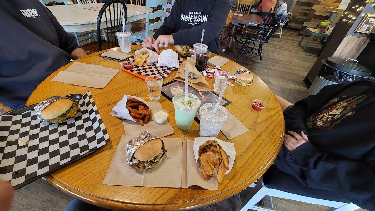 Spark's Burger Co. - Photo 5