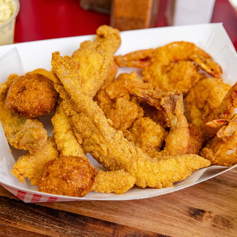 Linda's Chicken Hut - Photo 1