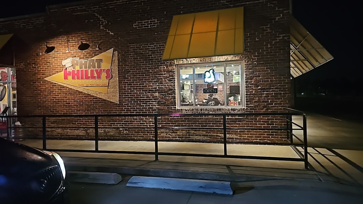 Phat Philly's Cheesesteaks - Photo 6