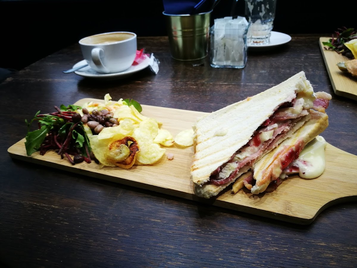 Pearl's Parlour Teahouse and Eatery - Photo 5