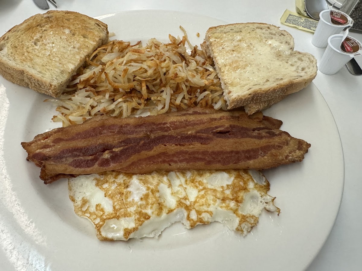 Hooters Truck Stop Restaurant - Photo 2