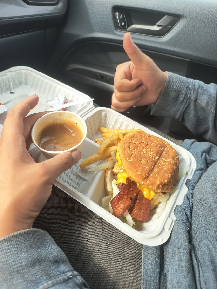 Hooters Truck Stop Restaurant - Photo 8