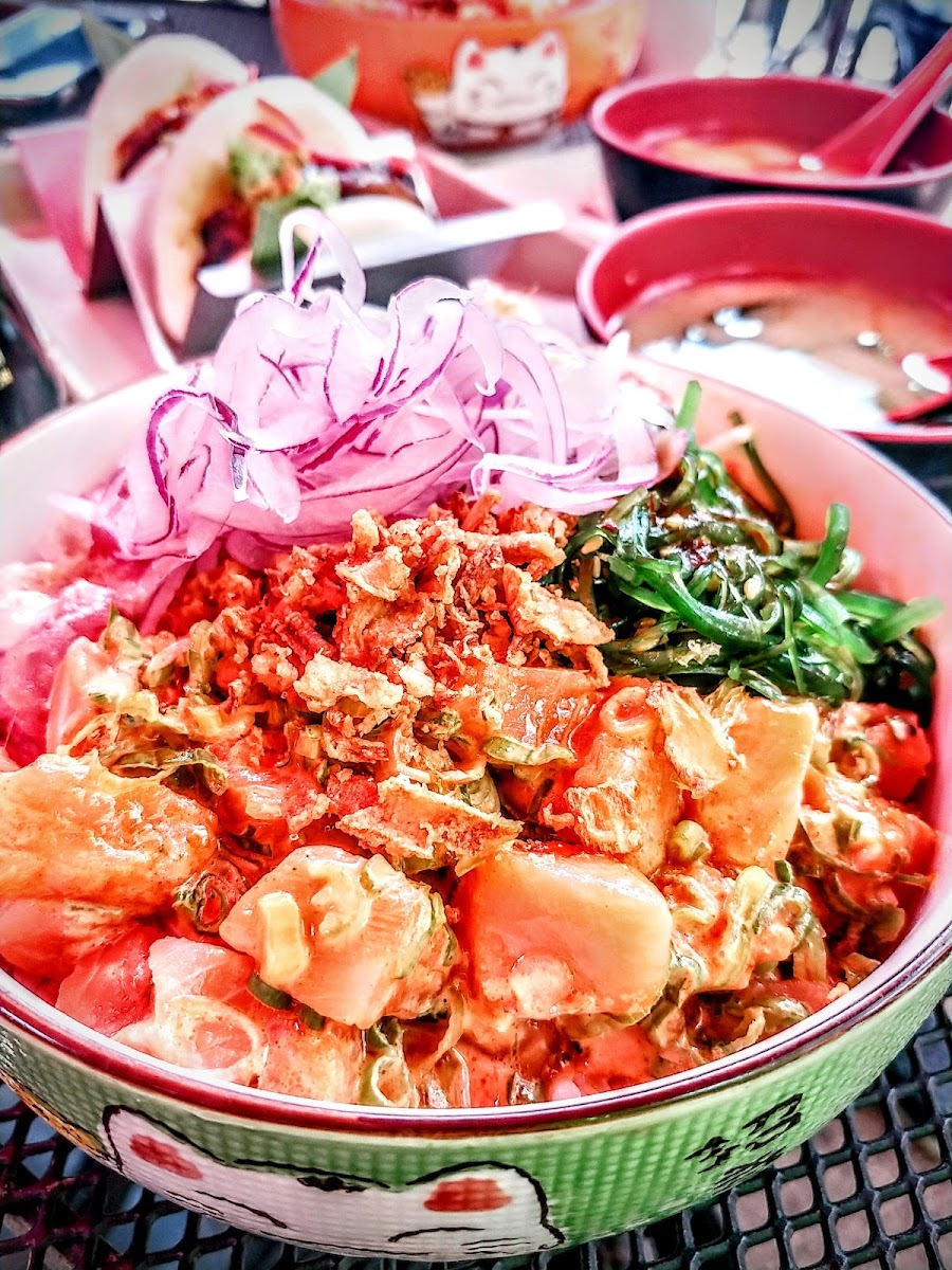 Akami Poke and Noodle Bar - Photo 2