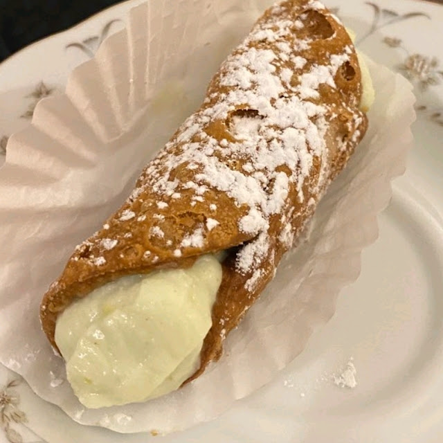 Pistachio Cannoli