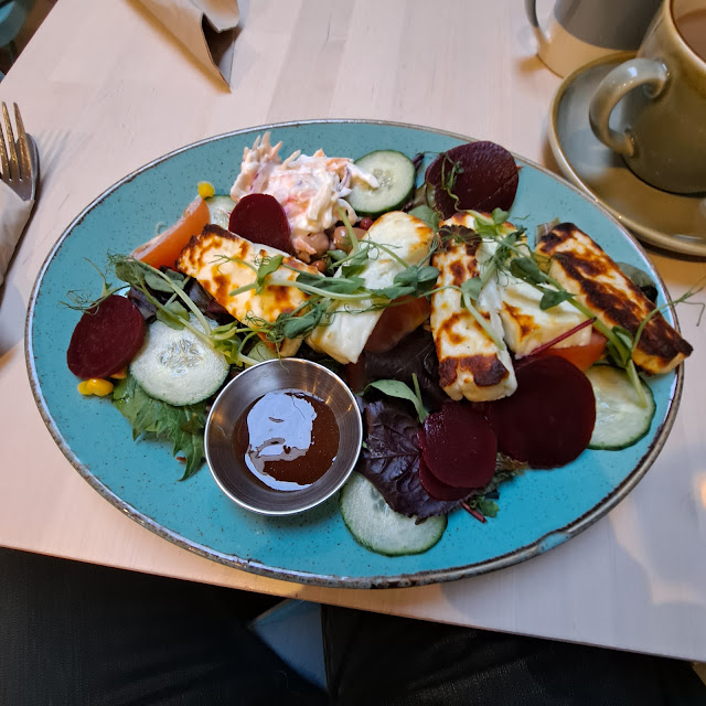Halloumi and Beetroot Salad
