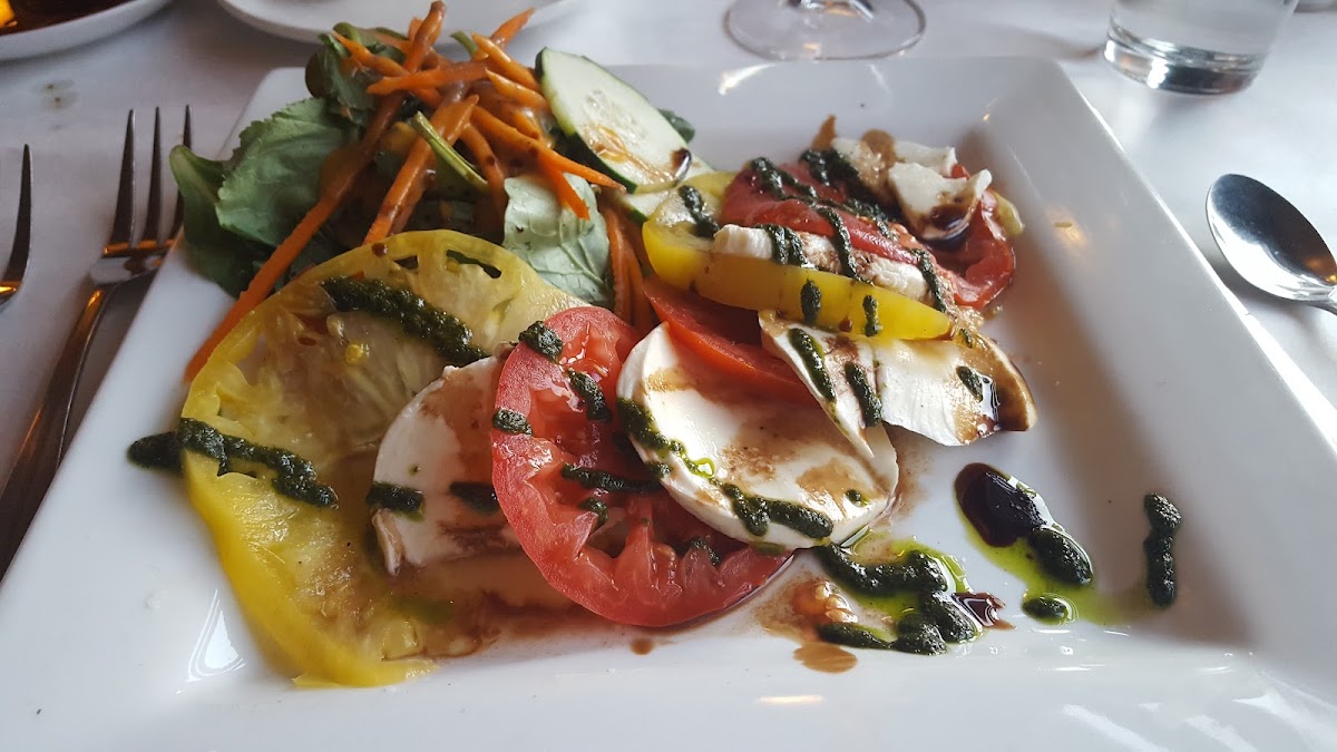 Vinny's Euro American Cuisine - Photo 1