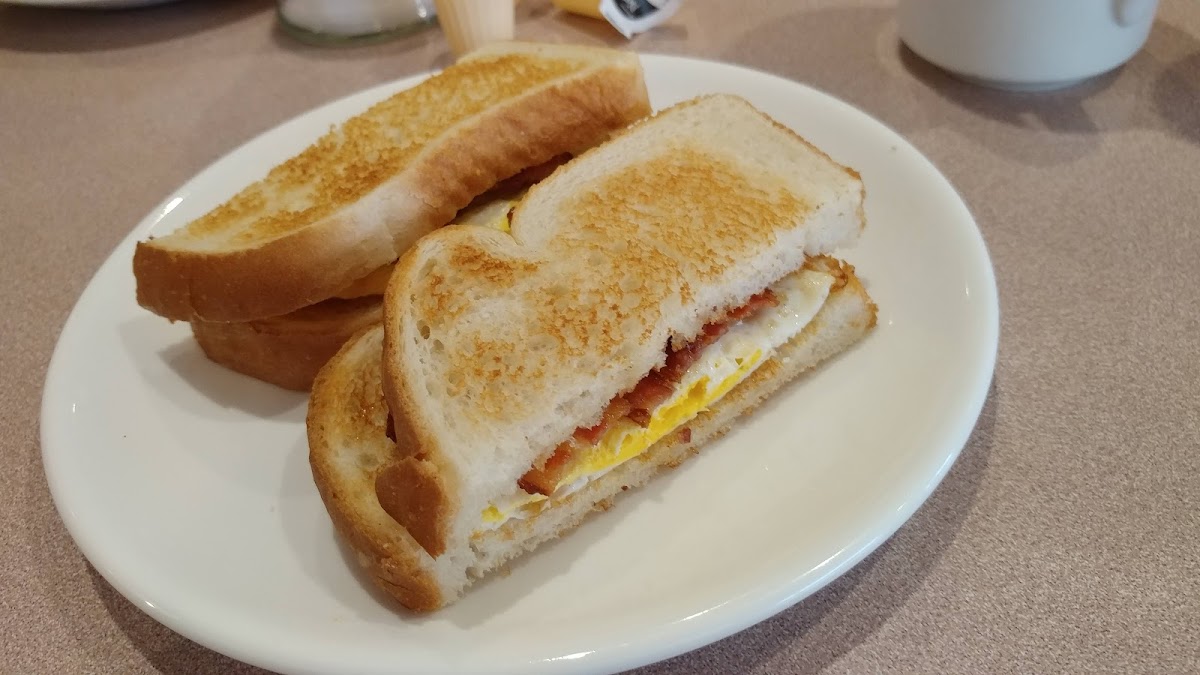 Superior Restaurant - Photo 8