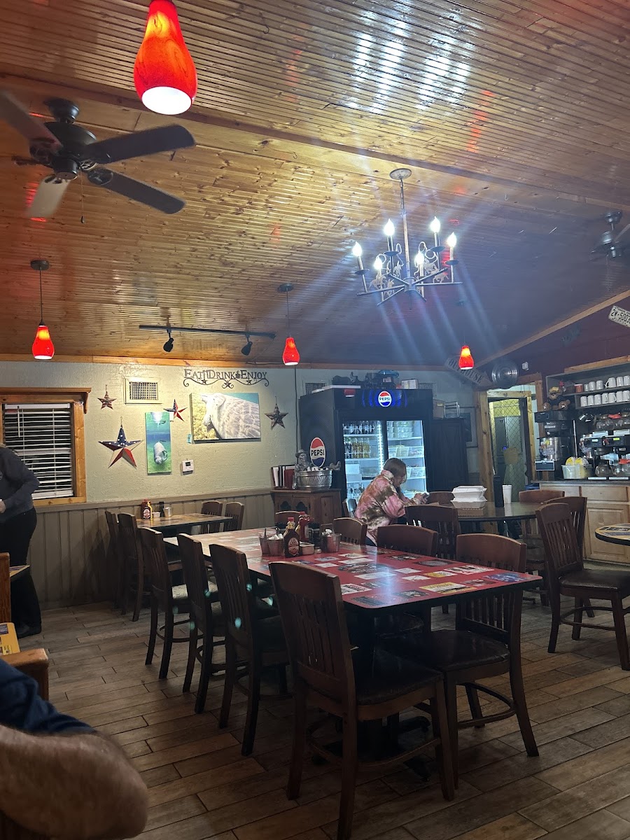 Sparky's Place Restaurant - Photo 4