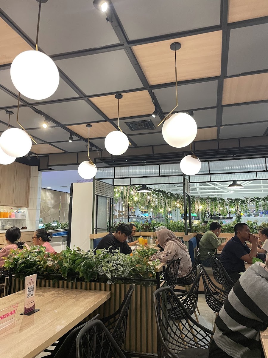 Solaria - Tunjungan Plaza - Photo 6