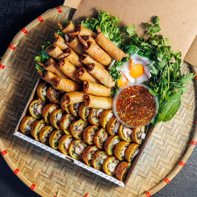 Banh Khot and Spring Rolls
