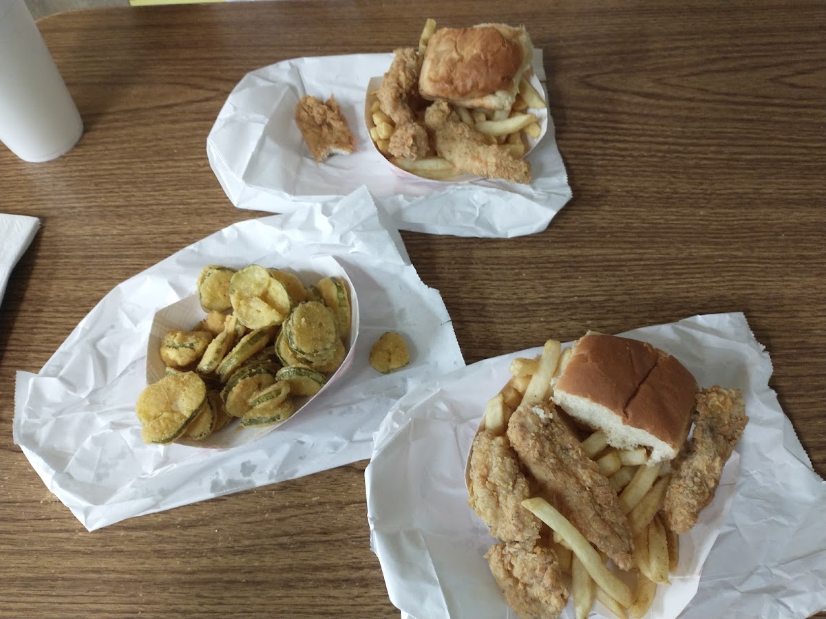 Mississippi Fried Chicken and Bar-B-Que - Photo 1