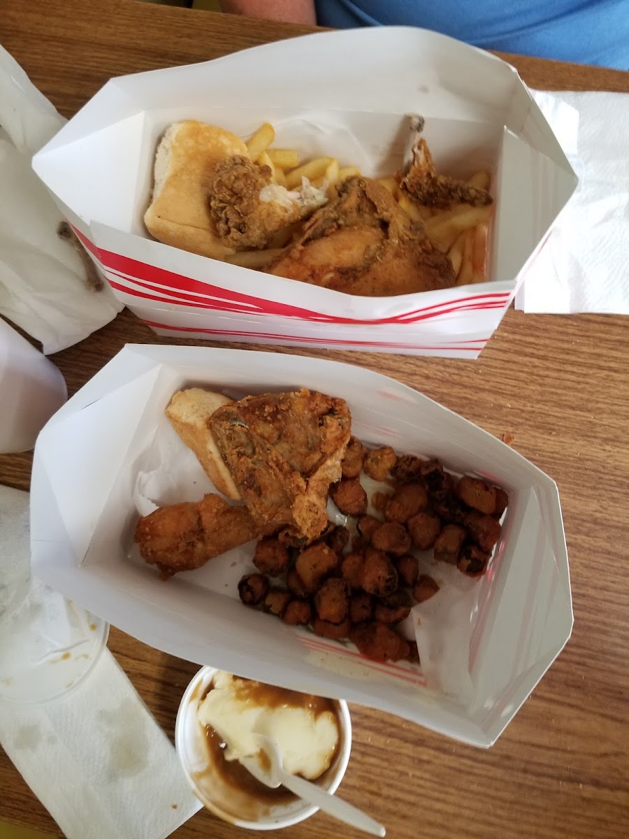 Mississippi Fried Chicken and Bar-B-Que - Photo 2