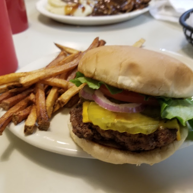 1 4 lb Cheeseburger & Fries