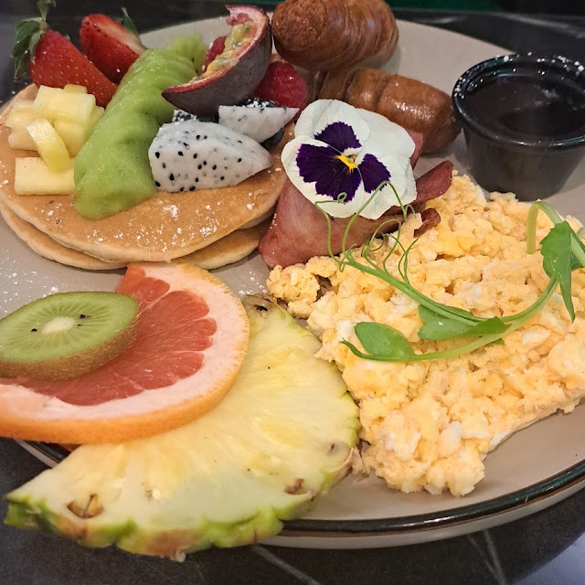 American Breakfast