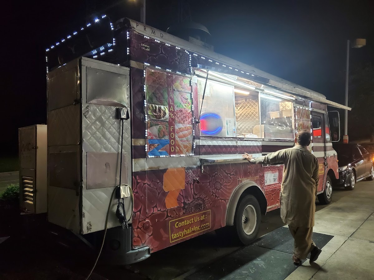 Tasty Halal Food Truck - Photo 1