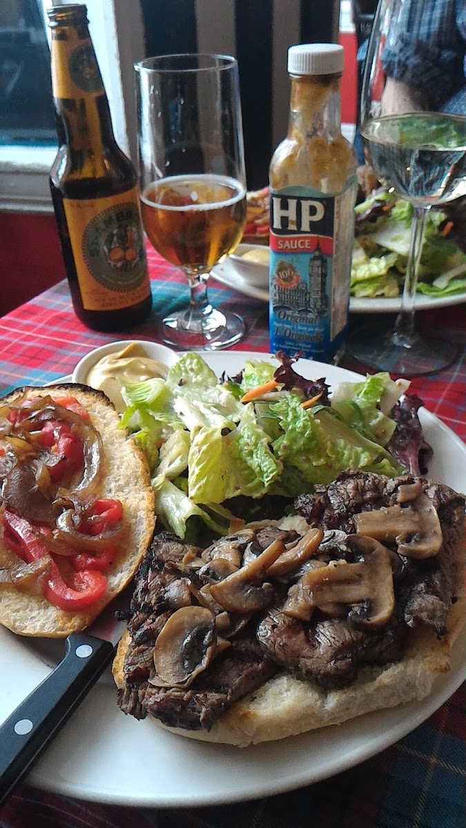 Cafe La Gaffe - Photo 5