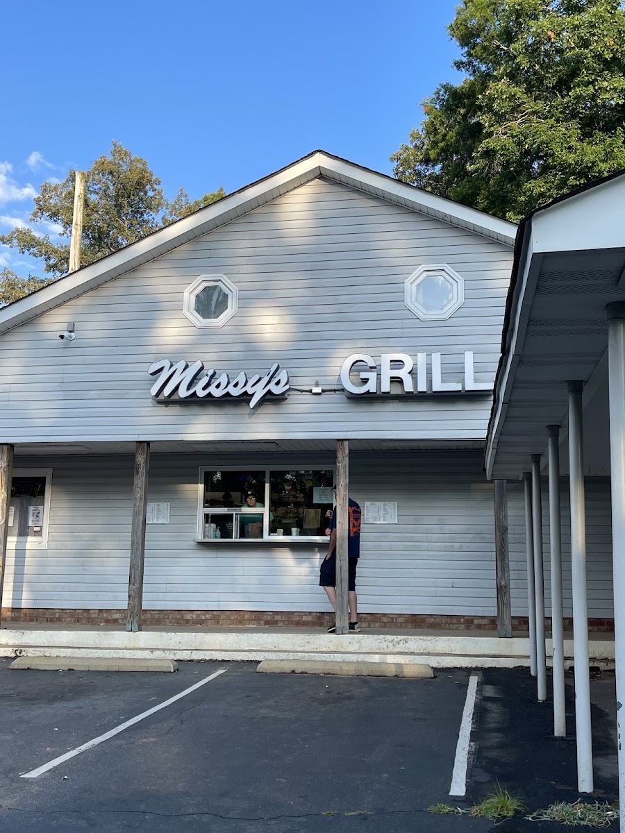Missy's Grill - Photo 2