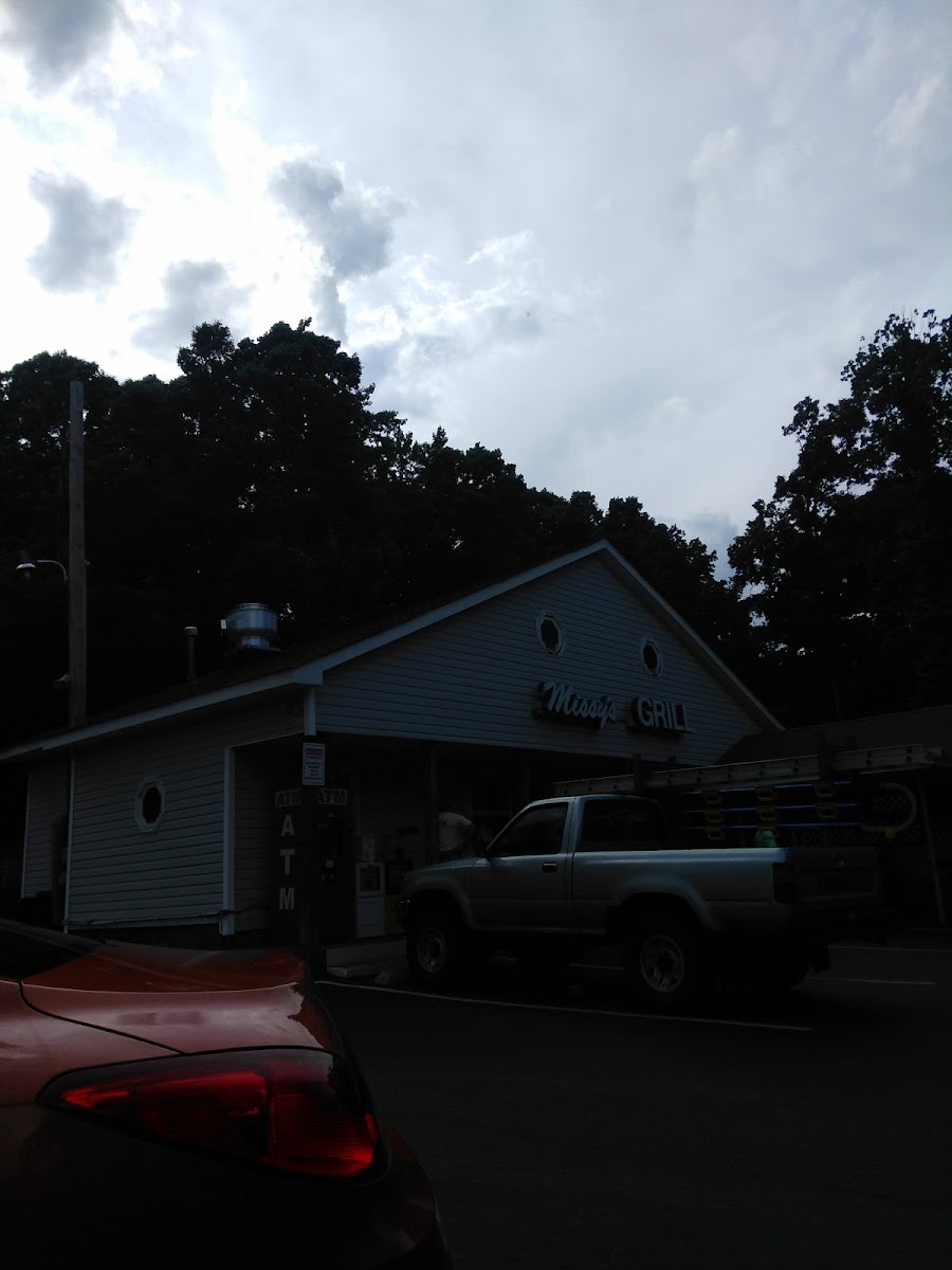 Missy's Grill - Photo 6