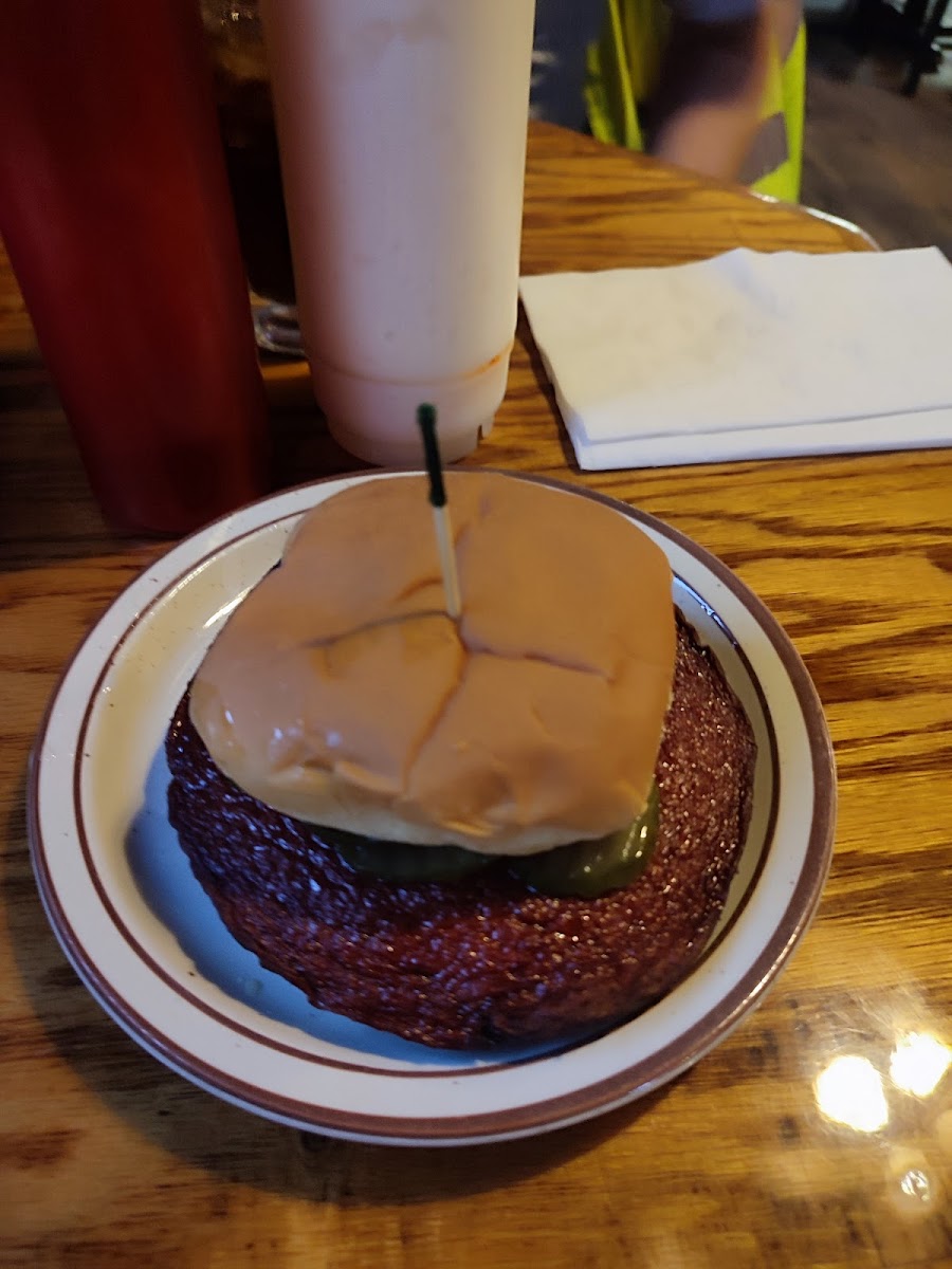 Oasis Bar & Grill - Photo 8