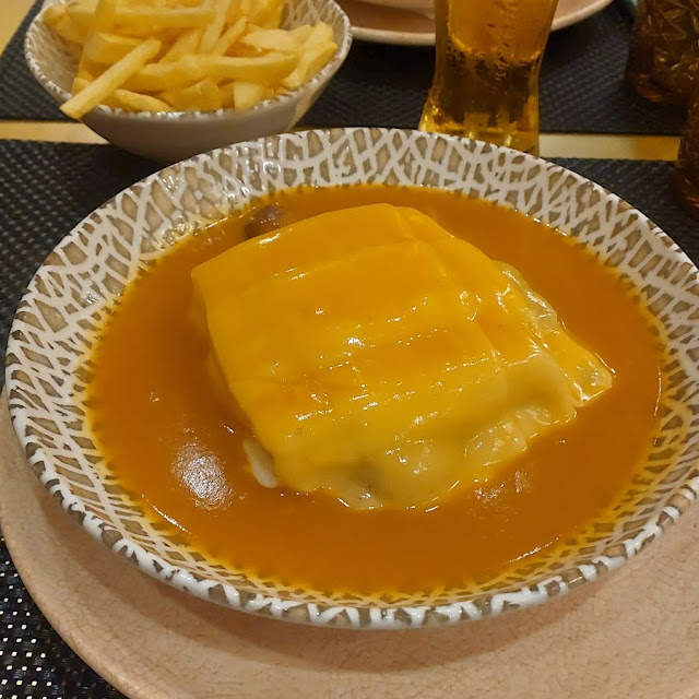 Francesinha Especial Com Ovo E Batata Frita