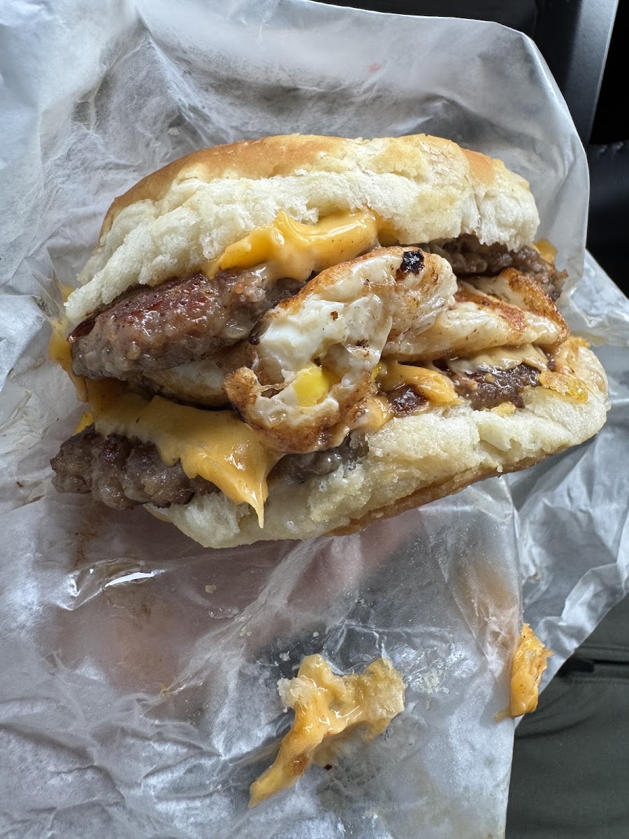 Dave & Phriends Grill - Photo 1