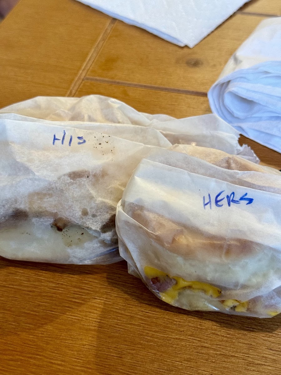 Dave & Phriends Grill - Photo 6