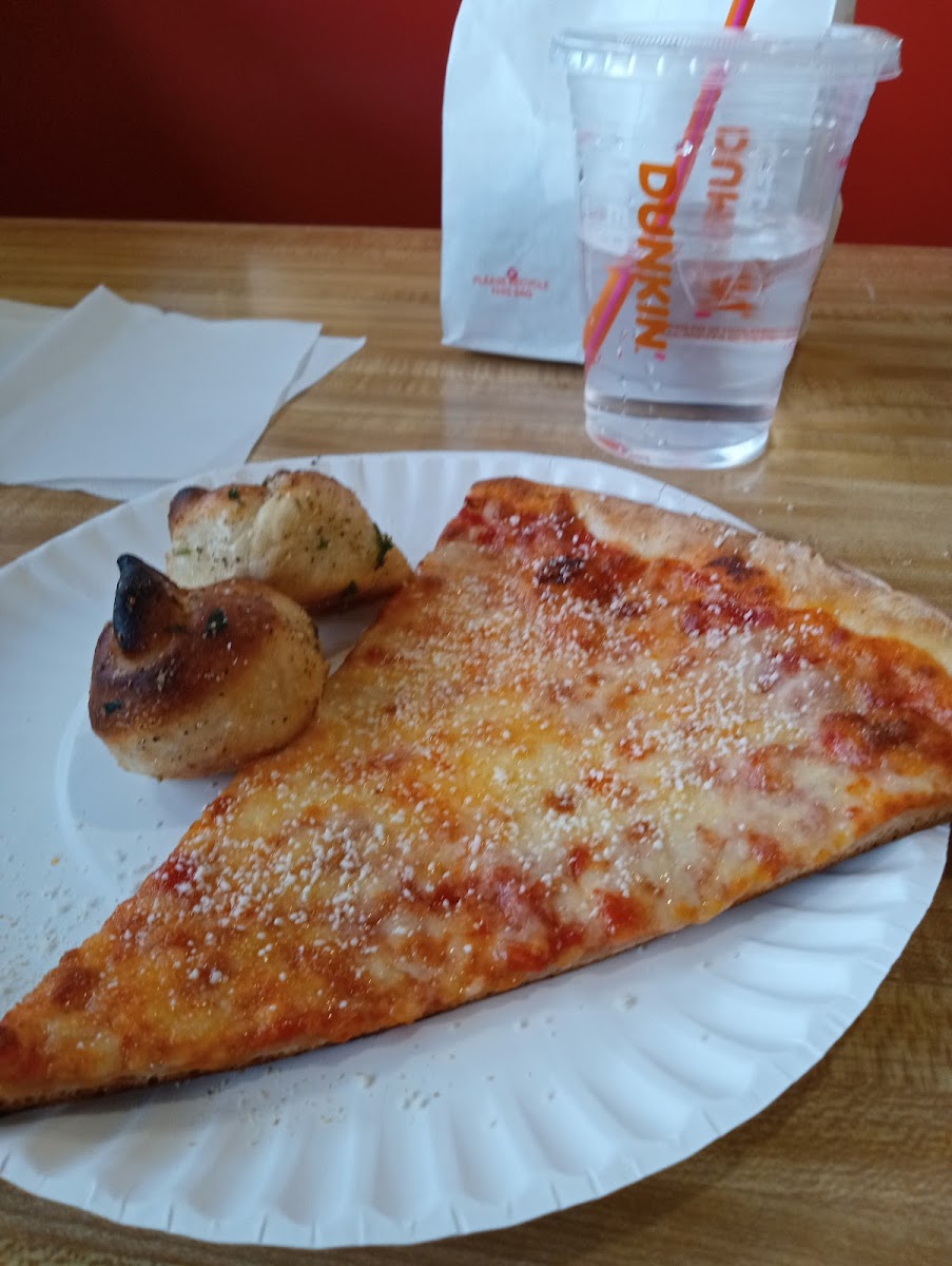 Lisa Restaurant & Pizzeria - Photo 1