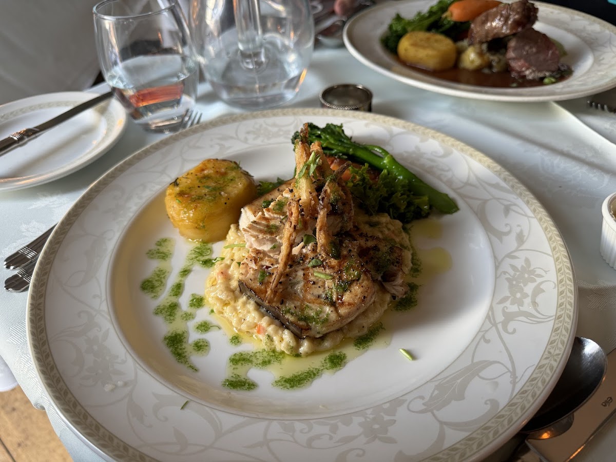 David's Restaurant - Photo 2