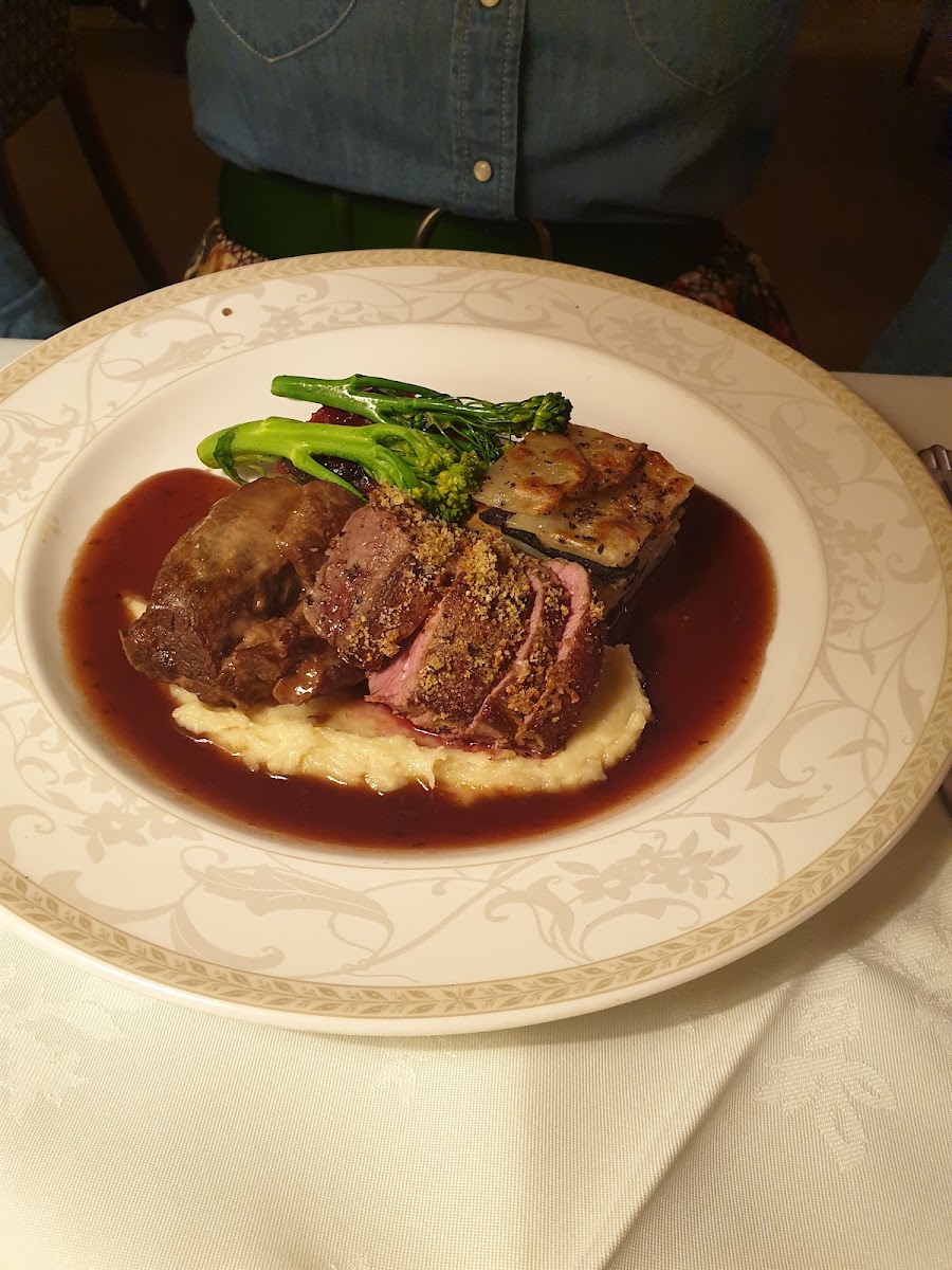 David's Restaurant - Photo 3