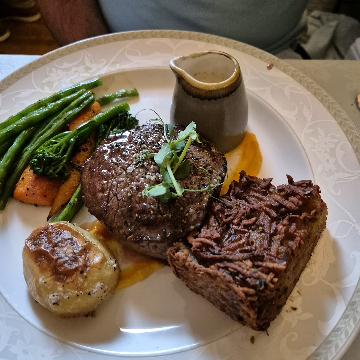 David's Restaurant - Photo 4
