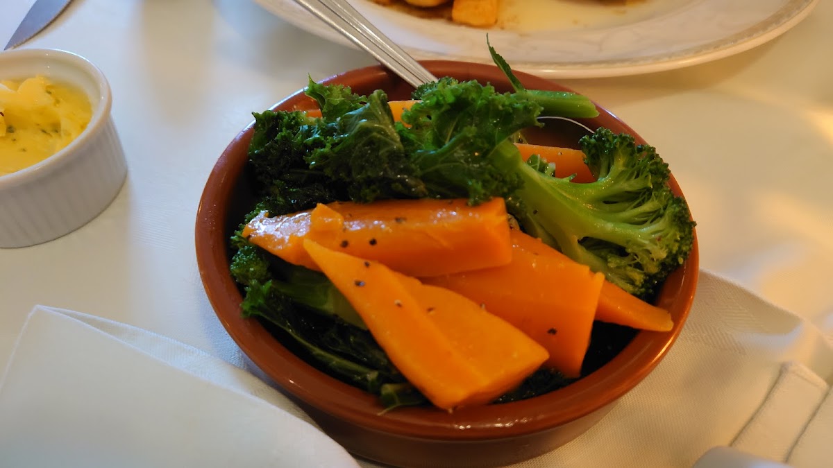 David's Restaurant - Photo 6
