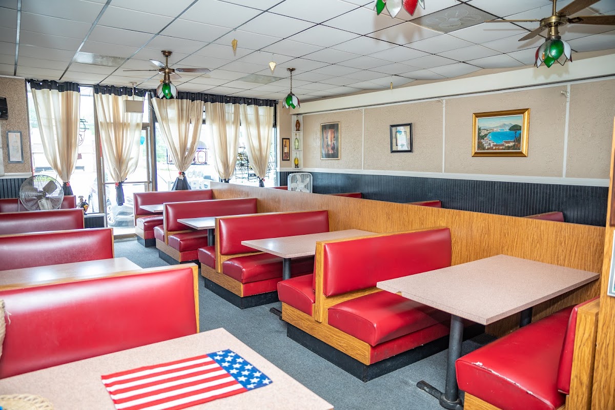 Ragozzino's Pizza & Restaurant - Photo 7