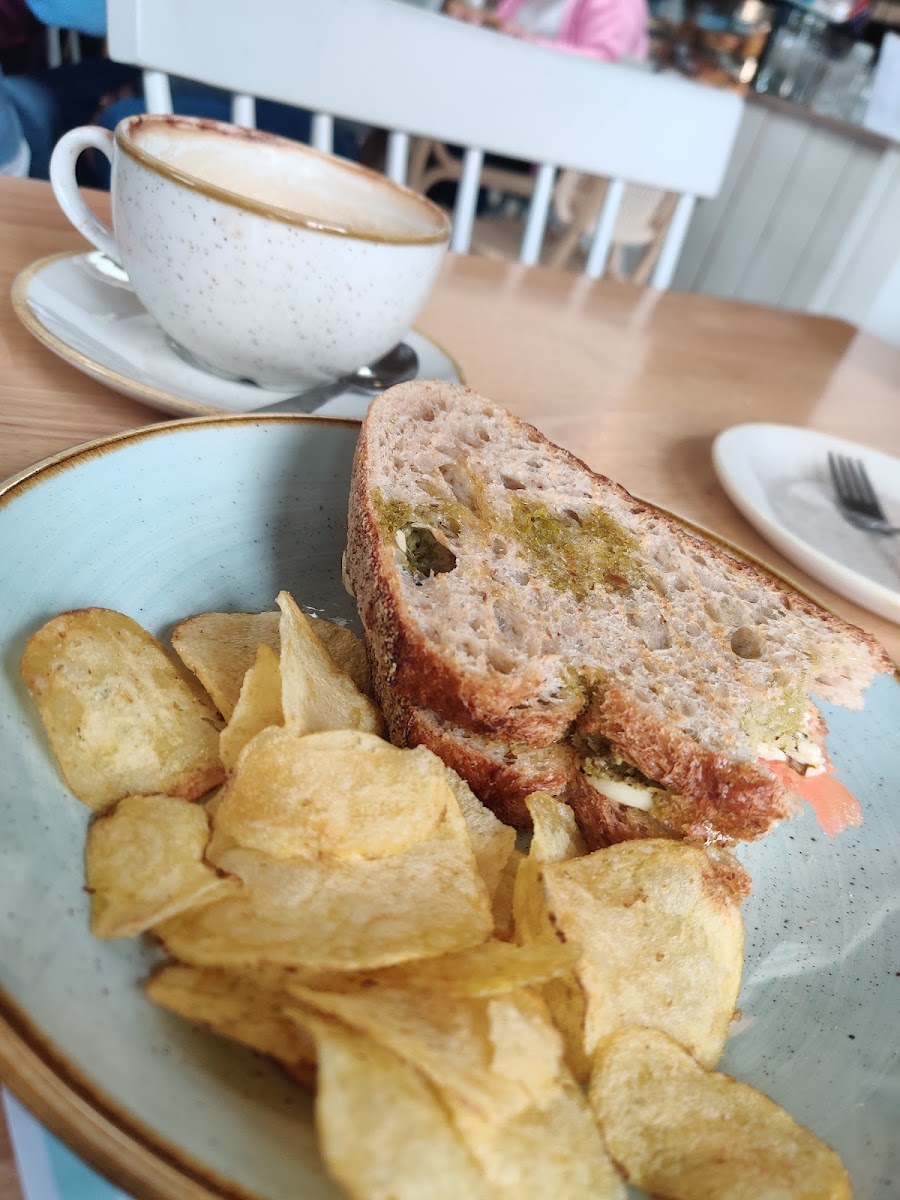 The Boathouse Cafe - Photo 7