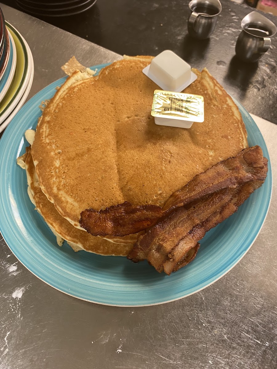 The Garage Diner - Photo 3