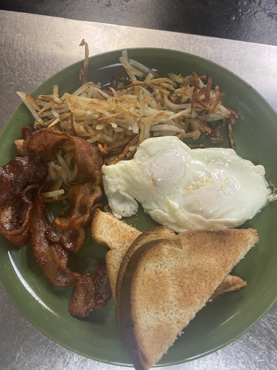 The Garage Diner - Photo 6