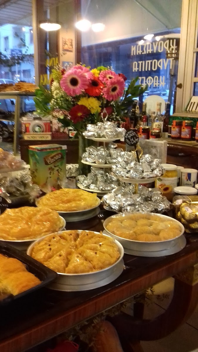 Κekkos Traditional Cafe & Pastry - Photo 1