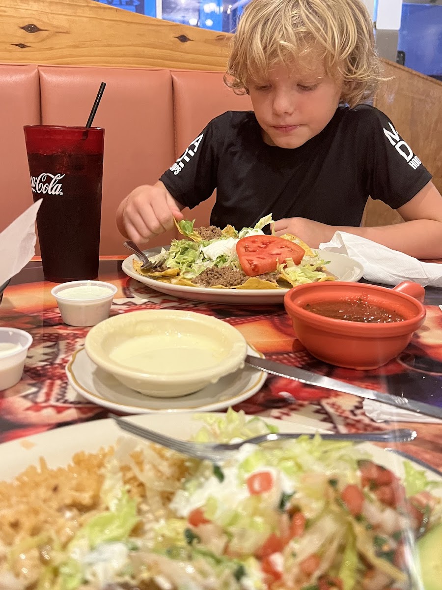 EL RANCHITO MEXICAN GRILL - Photo 3