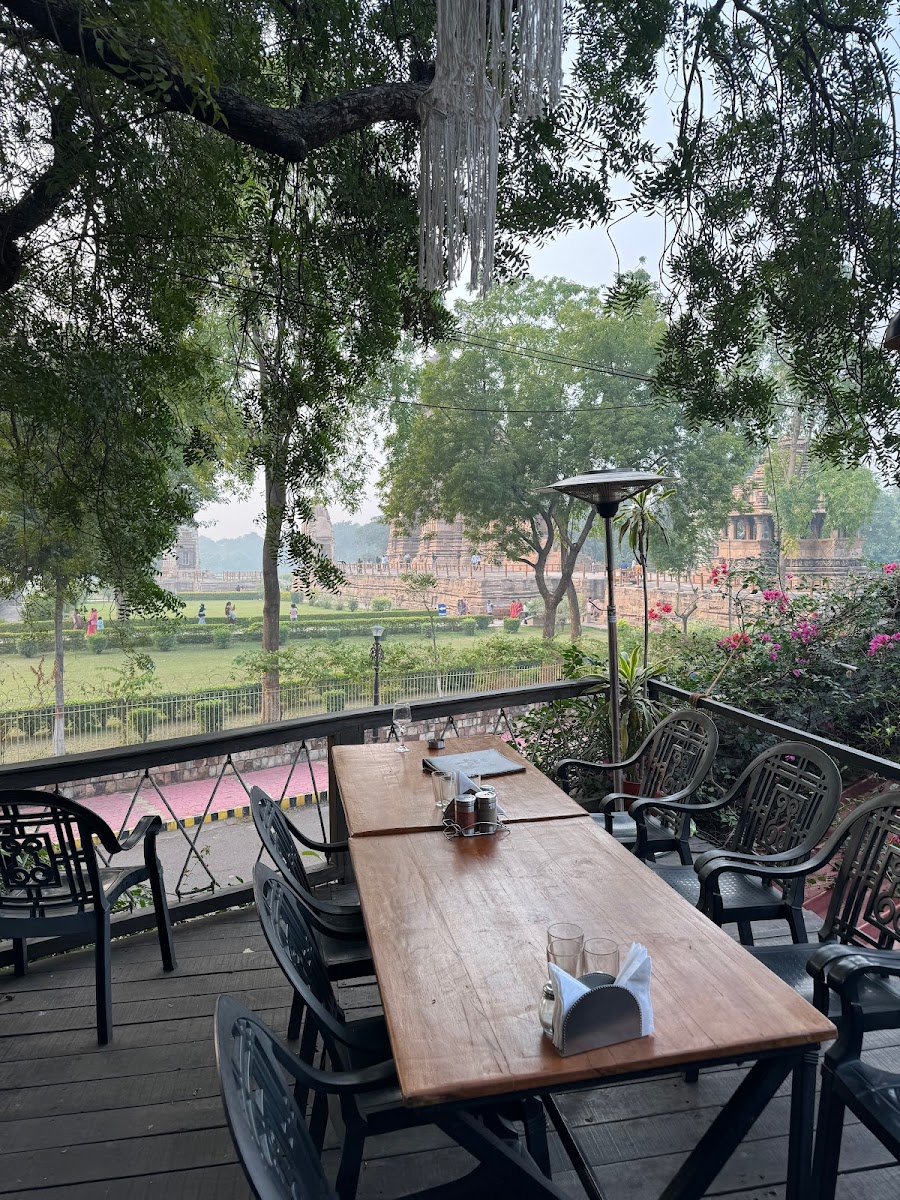 Raja Cafe Restaurant