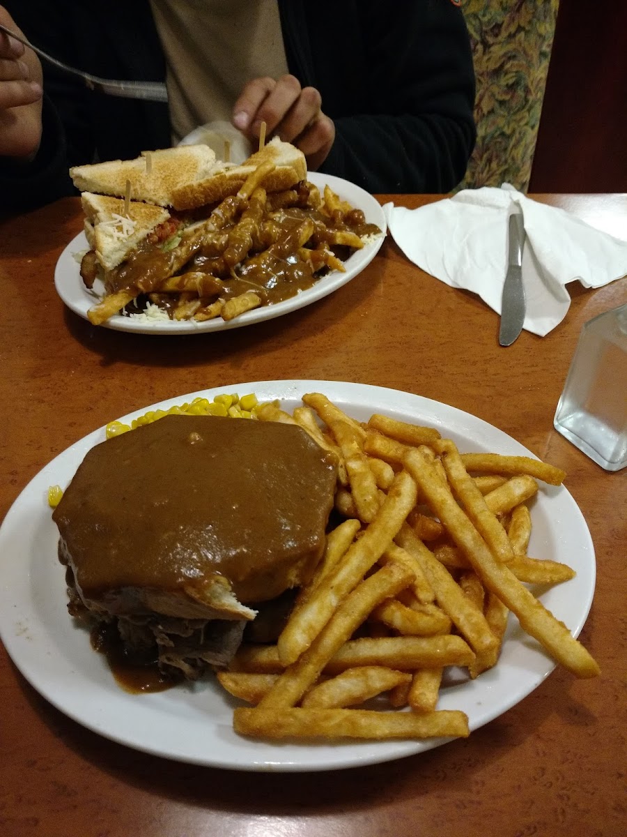 Centennial Restaurant - Photo 2