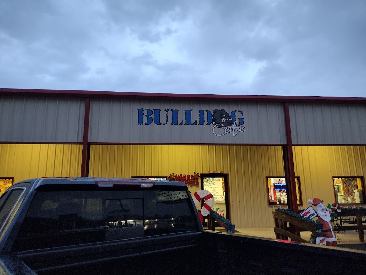 Bulldog Cafe - Photo 4