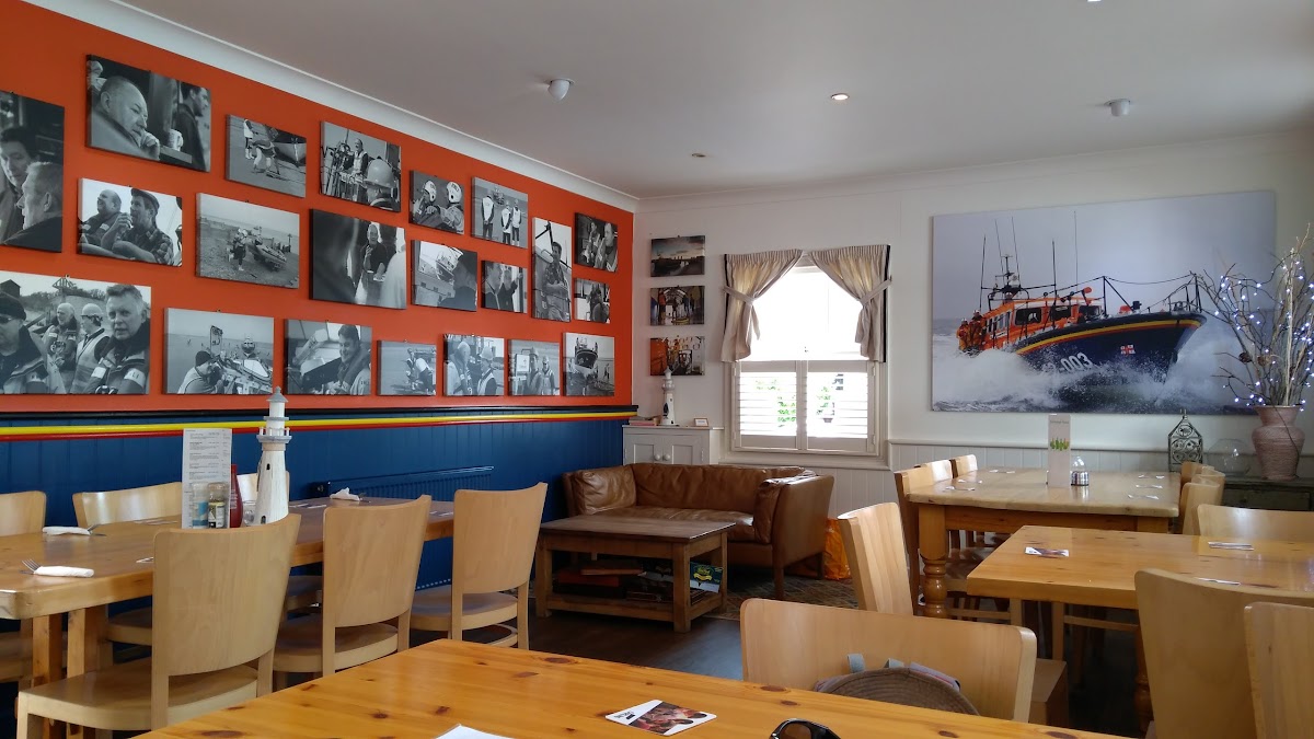 Ollies Restaurant - Photo 3
